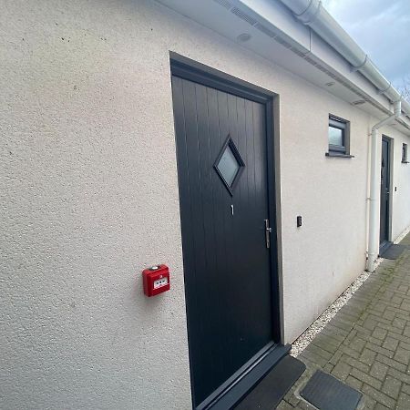 Deepcut Lodge Bed & Breakfast Self Service Camberley Dış mekan fotoğraf